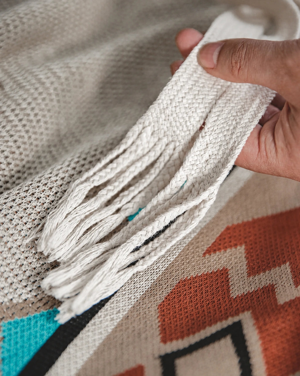 Braided drawstring and piped waistband — macro