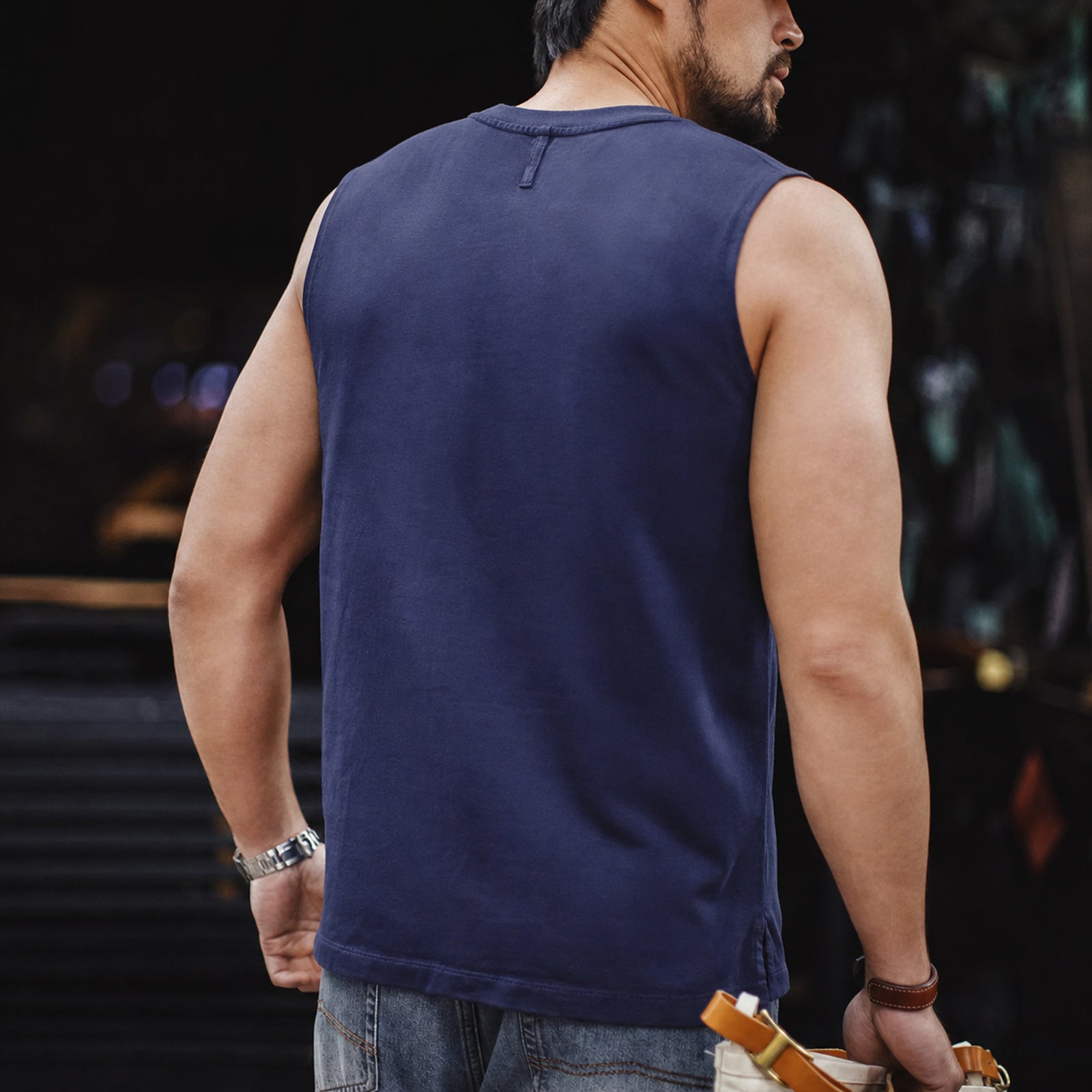 Back view of the navy blue heavyweight tank